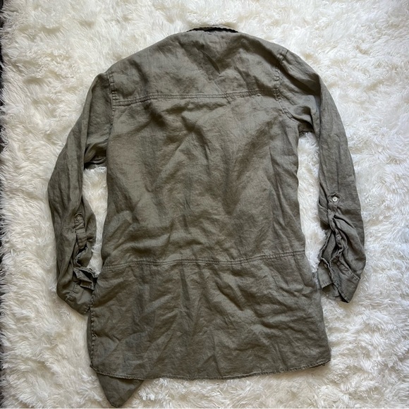 Tahari Green Linen Longline Button-Up Shirt - Picture 2 of 4